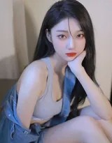 花样年华的私密叙事：清纯与成长的双重奏