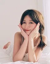 夏日白裙少女图鉴：邻家女孩的清新瞬间