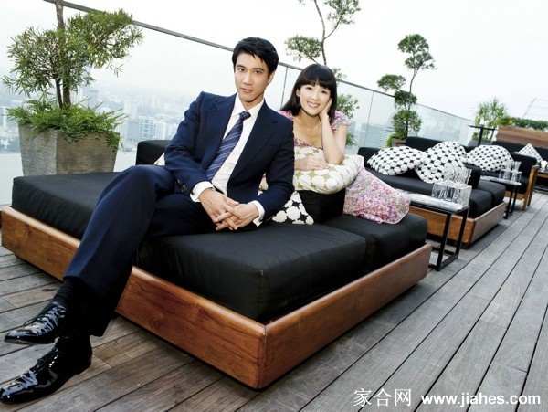 从侠女到追爱冒险家章子怡在非常幸运中的百变霓裳