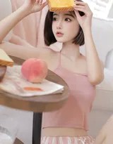 轻糖蜜语居家时光粉背心少女的温馨写真集