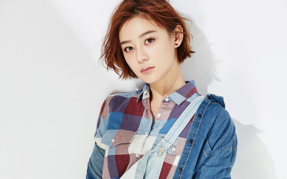 袁姗姗仲夏光影恣意绽放