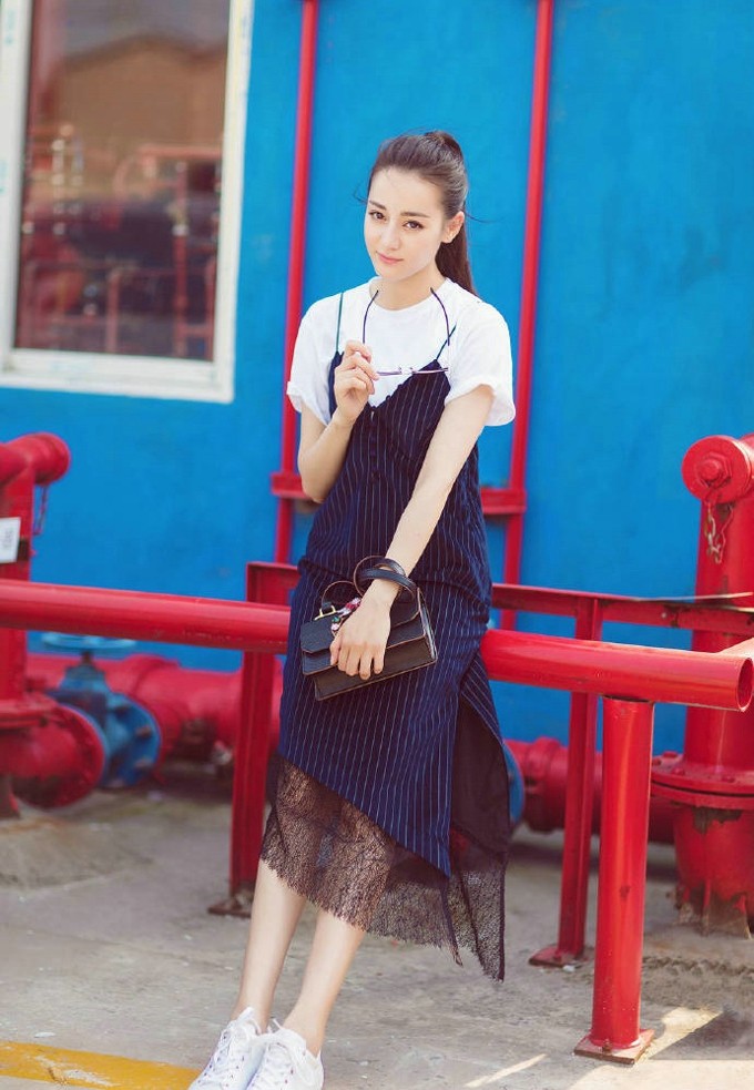 迪丽热巴的闪耀星途从白玉兰提名到演技蜕变之旅