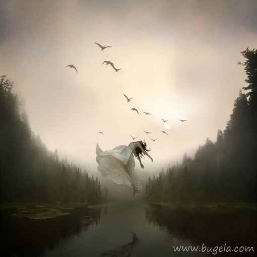 淡彩凝孤影 街巷诉无声