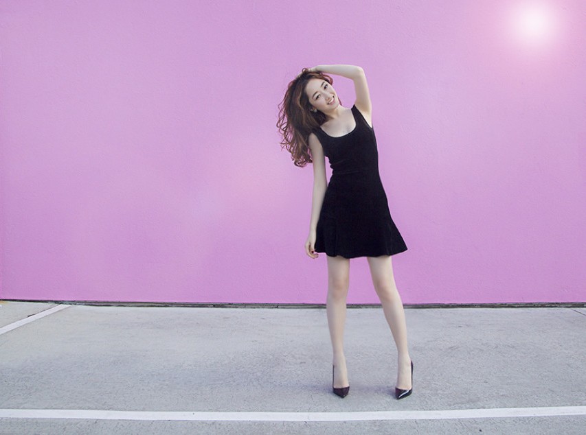 蒋梦婕一袭墨色长裙惊艳亮相 典雅深邃绽现迷人魅力