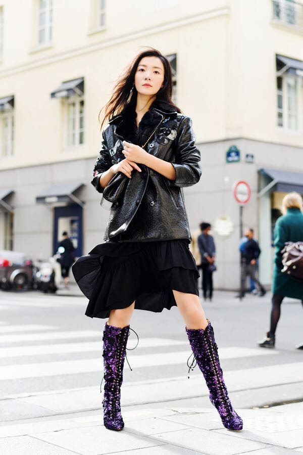 巴黎夜幕下的棱角齐溪暗黑机车风颠覆文艺女神形象