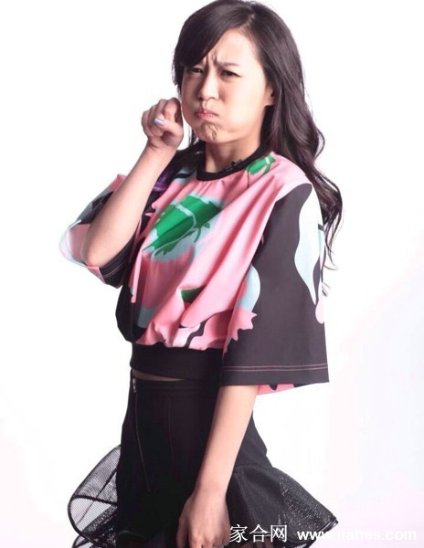 李金铭搞怪扮猪哥哥甜美依旧 灵动少女感穿越荧幕