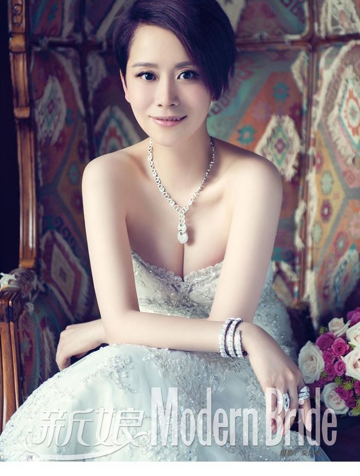 海清短发婚纱光影 刚柔并蓄定格动情瞬间