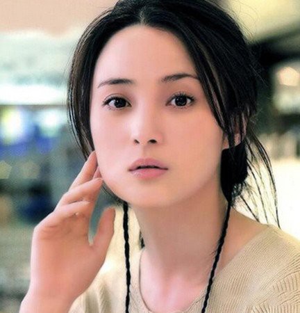 国民主持上综艺惹争议，67岁倪萍的人生远比热搜残酷