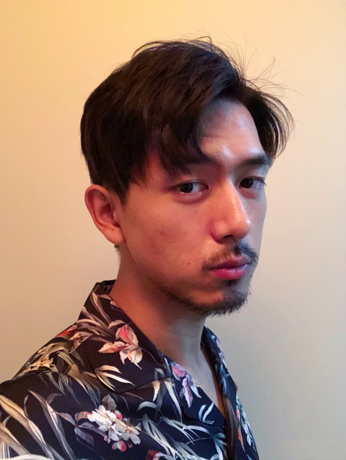 核心关键词：李现微博、现男友、顶流反差