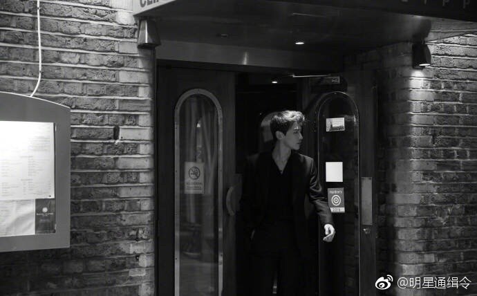 白敬亭：剧抛式敬业，沉默式感情