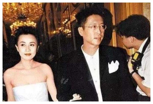 何超琼为他扶灵，却从没承认爱过：陈百强与赌王千金30年谜团