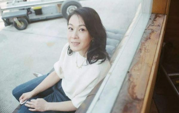 陈升一口回绝“关我屁事”，转身却穿西装现身刘若英演唱会：那段
