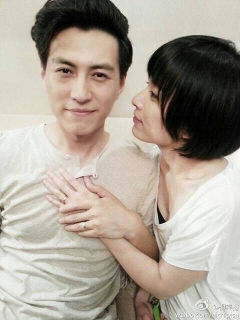 靳东有过几个妻子？明明只结过一次婚，为何被误传“绯闻不断”？