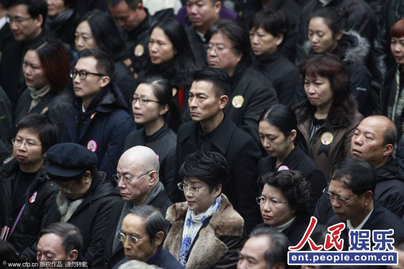 隐忍28年，她用一场婚礼换来所有尊重